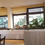 Otel Rezident 3*