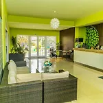 Rezident Otel